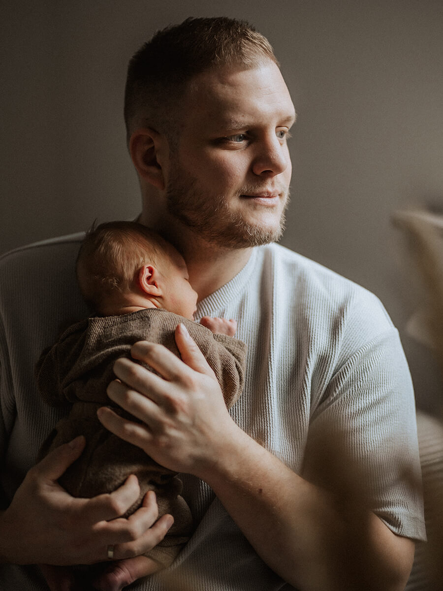 Vater-Sohn-Newborn-Shooting-Brilon